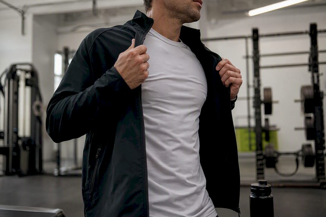 Athlete layering shallow V-neck sports jersey